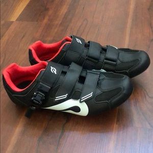 Peloton size 44 cycling shoes with cleats